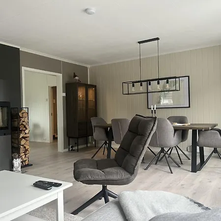 Mountain Peak Retreat Moskenes