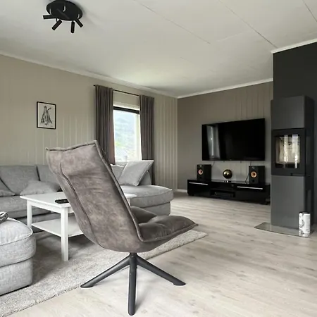Mountain Peak Retreat Holiday home