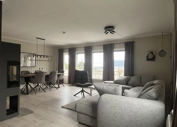 Mountain Peak Retreat Moskenes